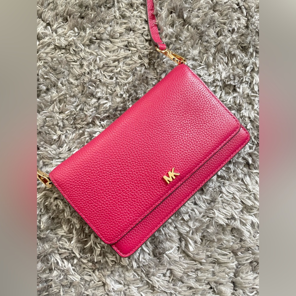 Micheal Kors small crossbody purse